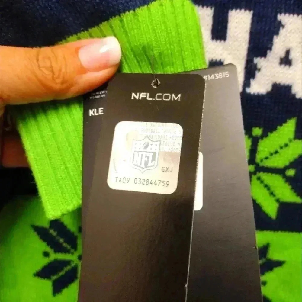 Seattle Seahawks‎ Ugly Christmas Sweater NFL Team Apparel Men's Size Small - Picture 4 of 5